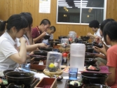 自分で打ったそばを味わう