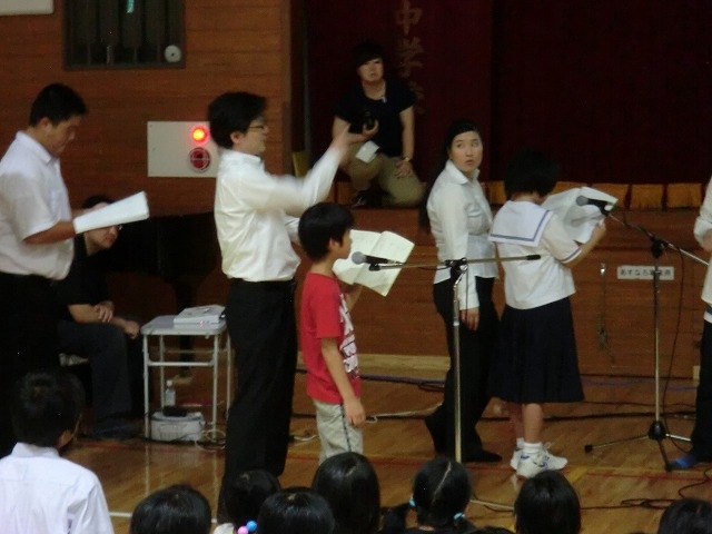 全校児童生徒のアフレコ体験 全校児童生徒のアフレコ体験