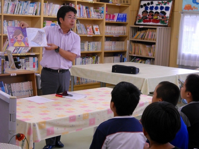 読み聞かせの様子 読み聞かせの様子