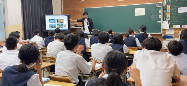講話の様子２